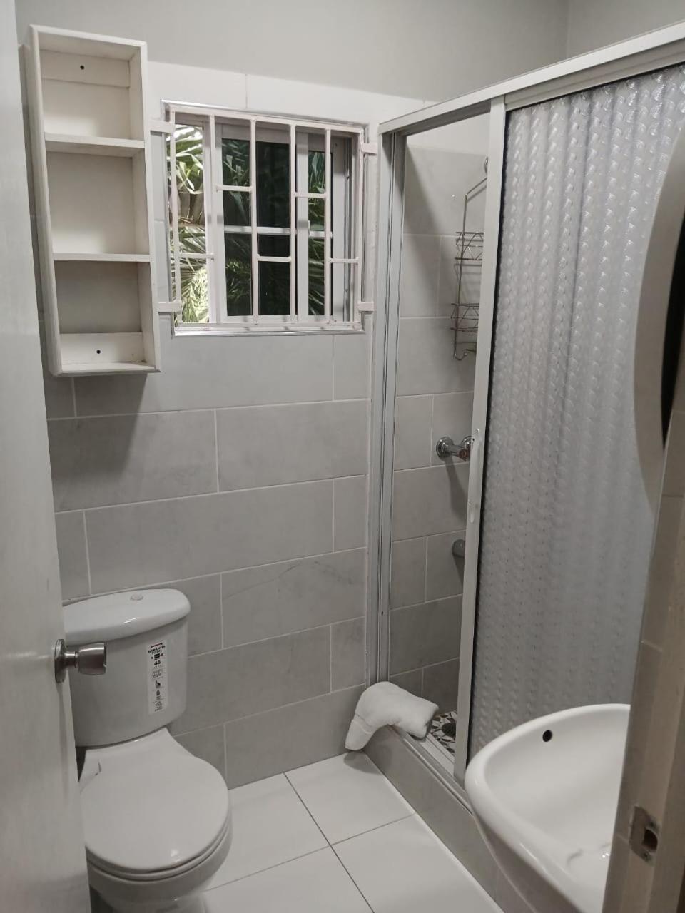 Runthings Hideaway Stay Негрил Екстер'єр фото